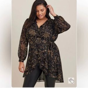 Torrid Size 1 wrap blouse